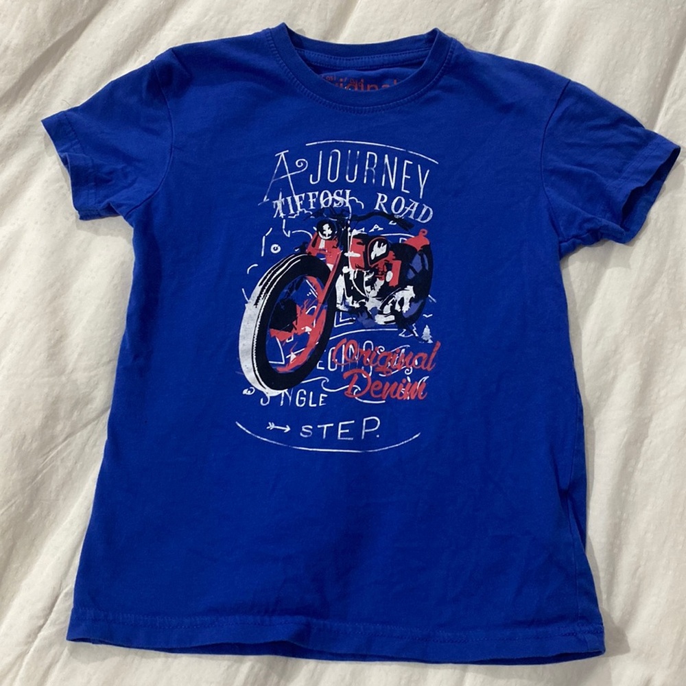 Tiffosi graphic tee size 5/6